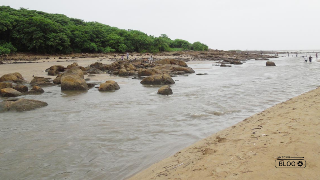 Aksa Beach