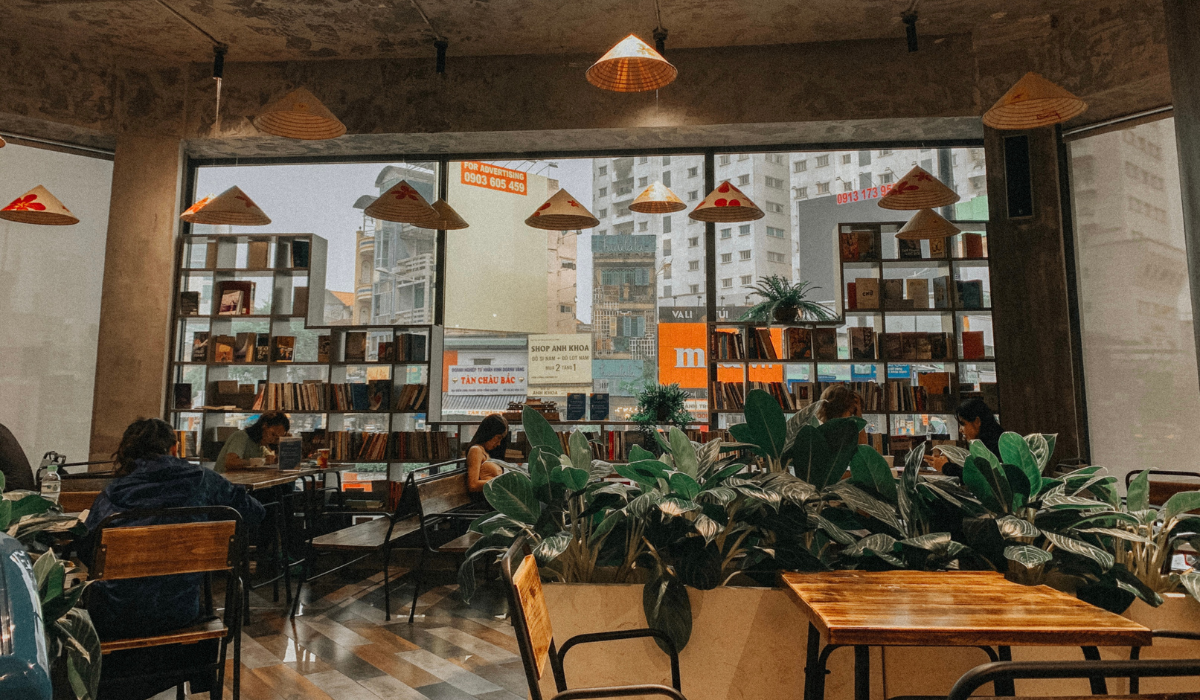 Discover the Top 14 Cozy Book Cafes in Your City: Perfect Spots for Relaxing with Books and Delicious Coffee