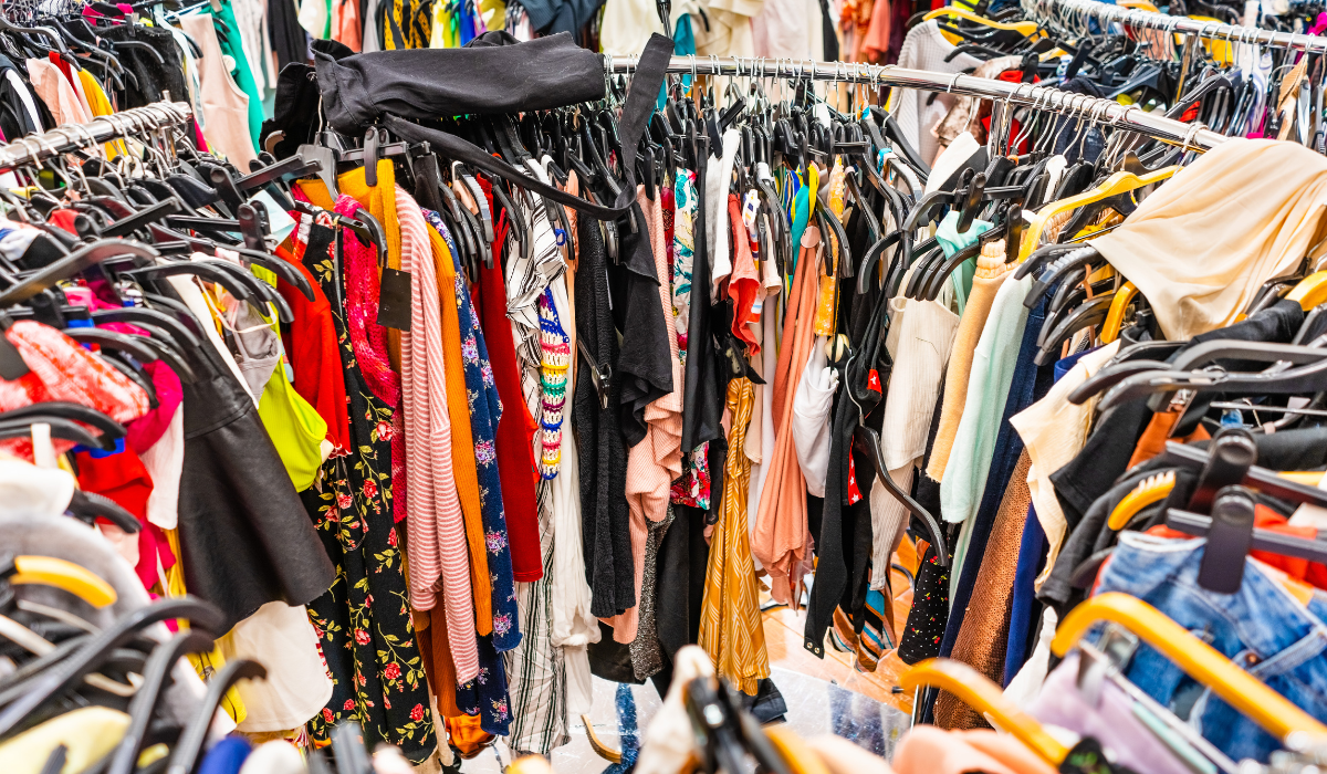 Discover Pune’s Hidden Gems: Street Shopping Delights in the City
