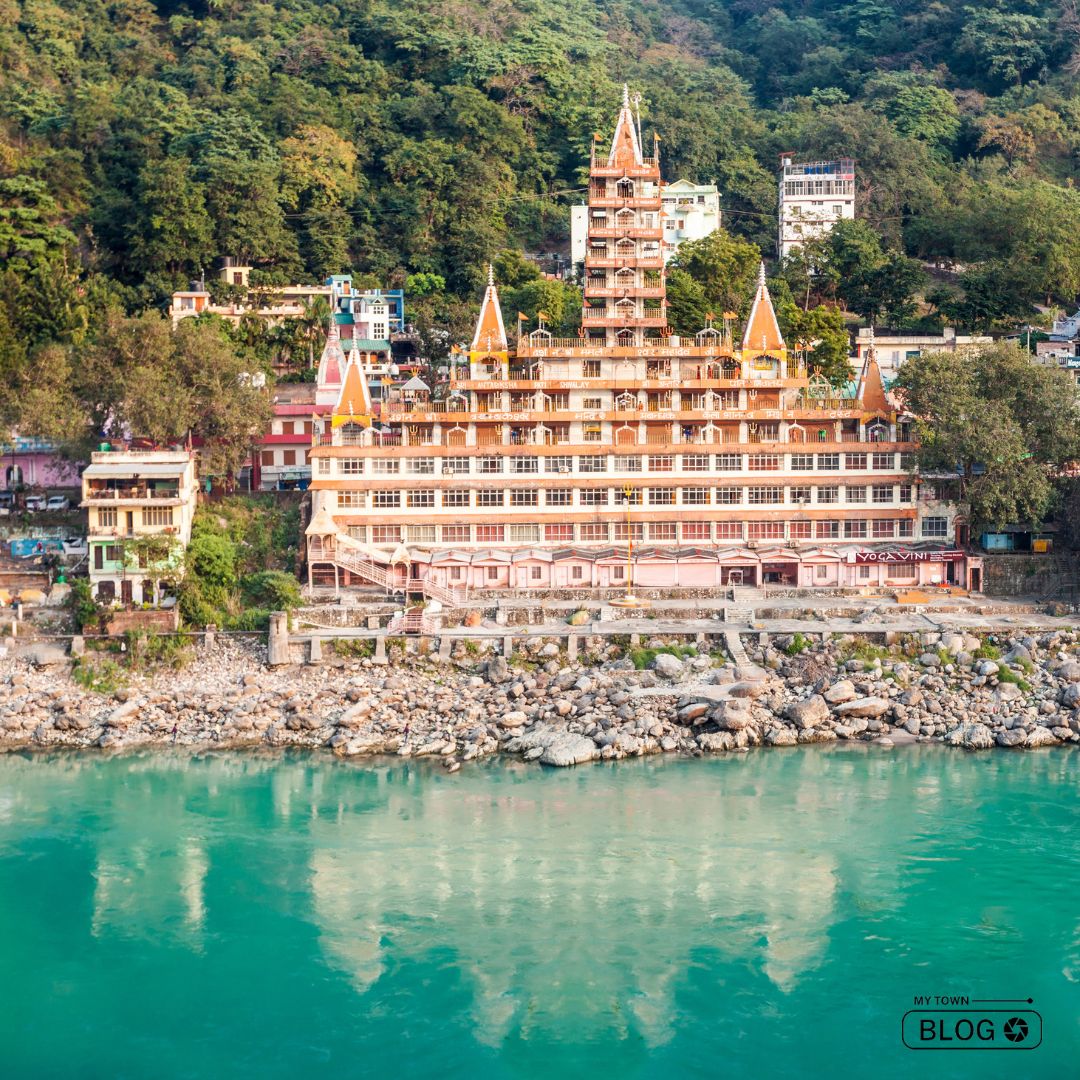 Discover the 10 Best Rishikesh Ashrams for Yoga and Meditation