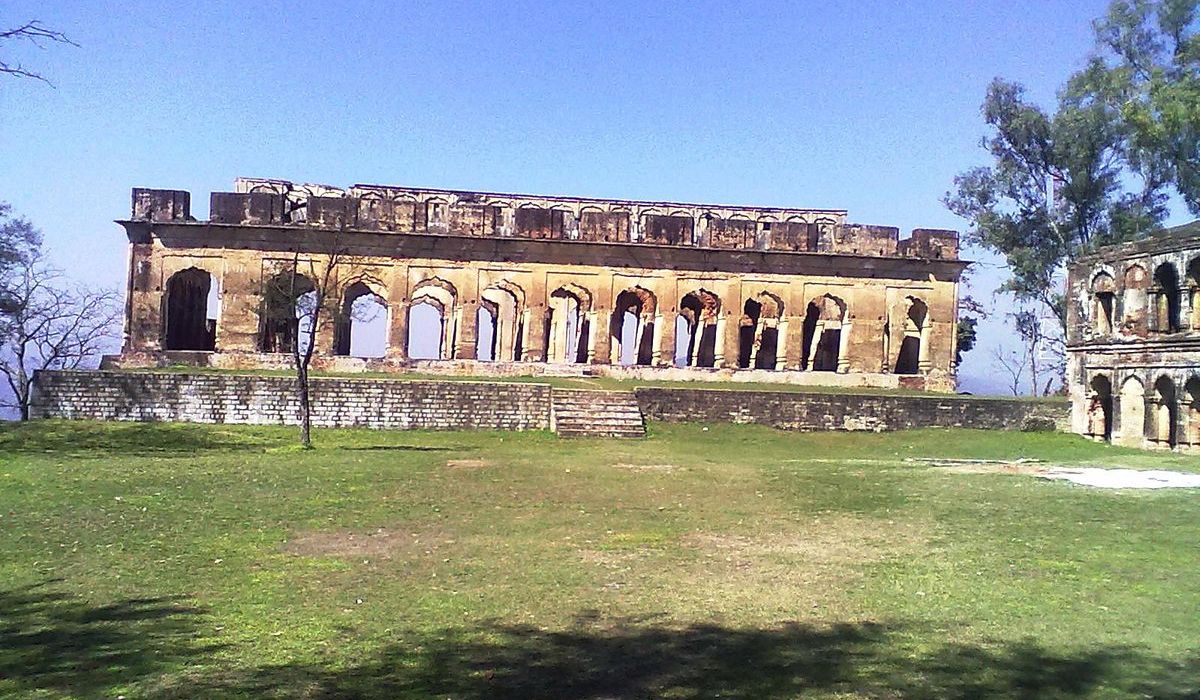 Exploring the Majestic History of Sujanpur Tira Fort