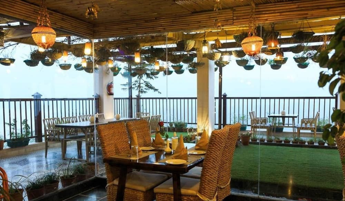 Top 7 Restaurants in Rishikesh Near Laxman Jhula