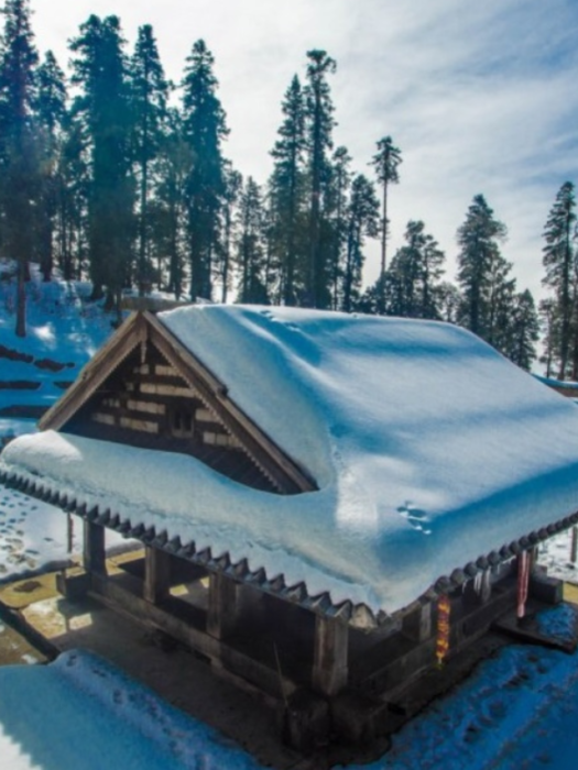 Kamrunag Temple History, Treasure Lake & How To Reach