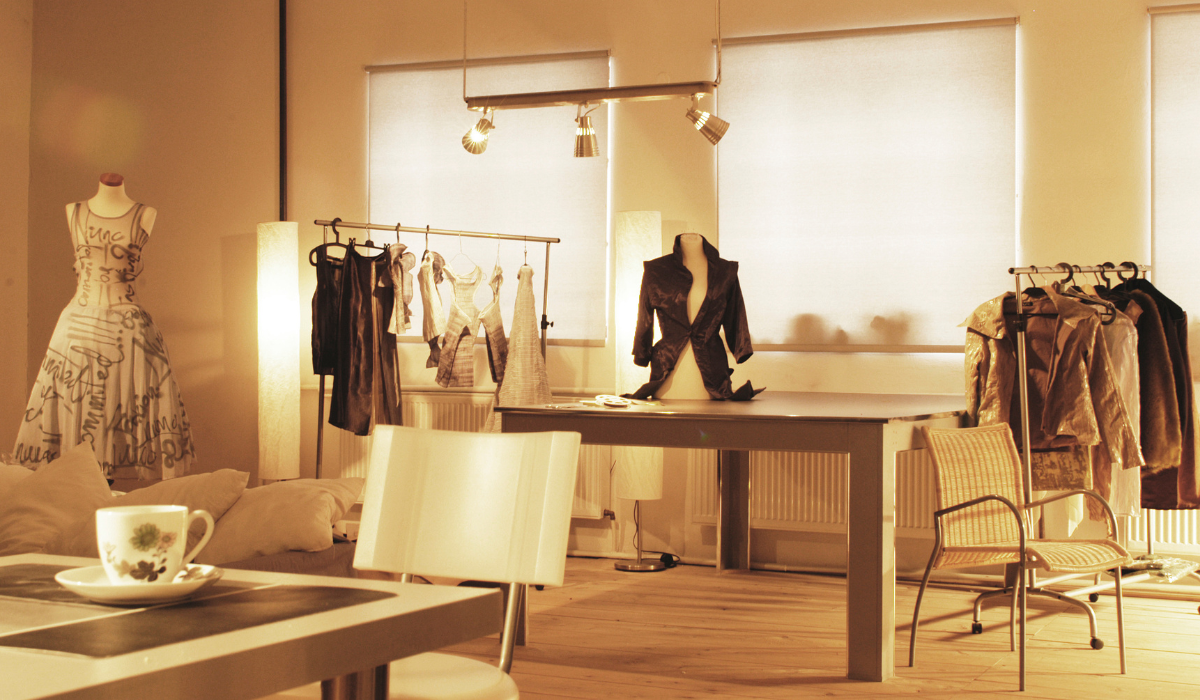 Latest Fashion Trends for Women: Style Tips & Natural Beauty Guide