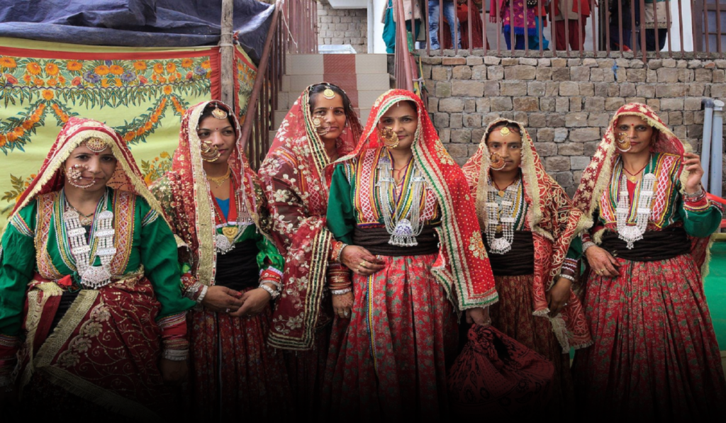 traditional dress of himachal pradesh​