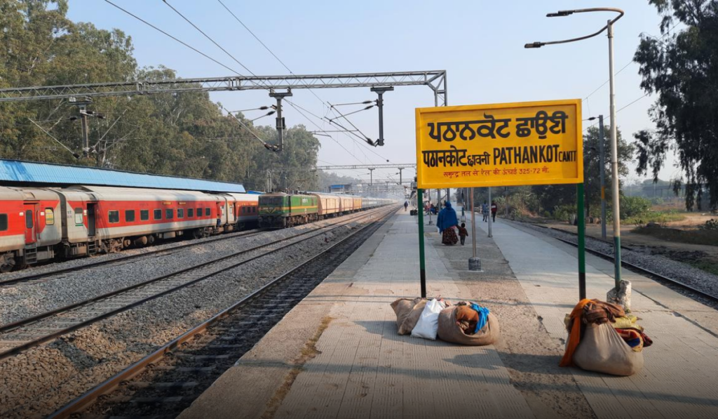 How to Reach Himachal Pradesh by Train