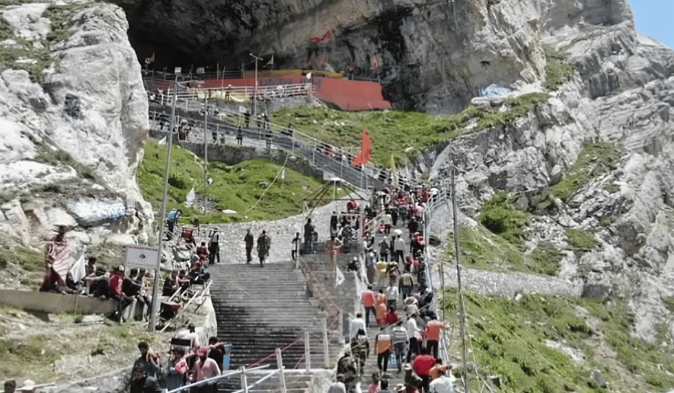 Amarnath Yatra 2025 Set to Begin on July 3: All You Need to Know About Routes, Medical Rules, Darshan Schedule & Pilgrim Facilities